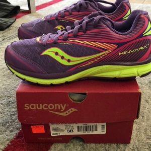 Brand new never worn girls tennis shoes